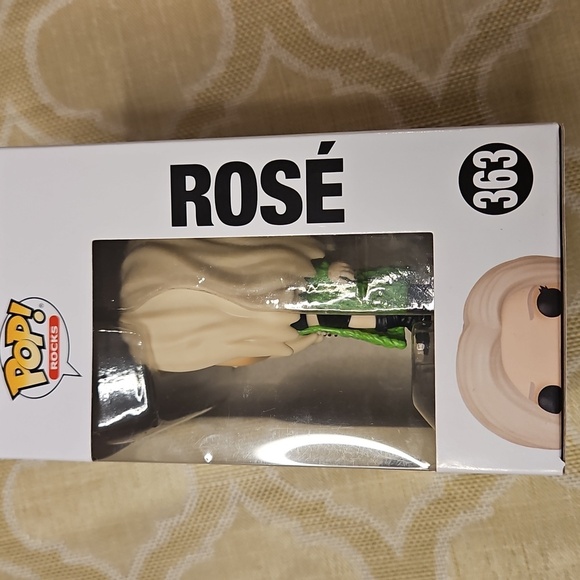 Funko Pop! Rocks BLACKPINK Rosé Figure NIB - Picture 4 of 6